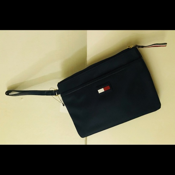 New Tommy Hilfiger Navy Wristlet made in Cambodia - Picture 1 of 16